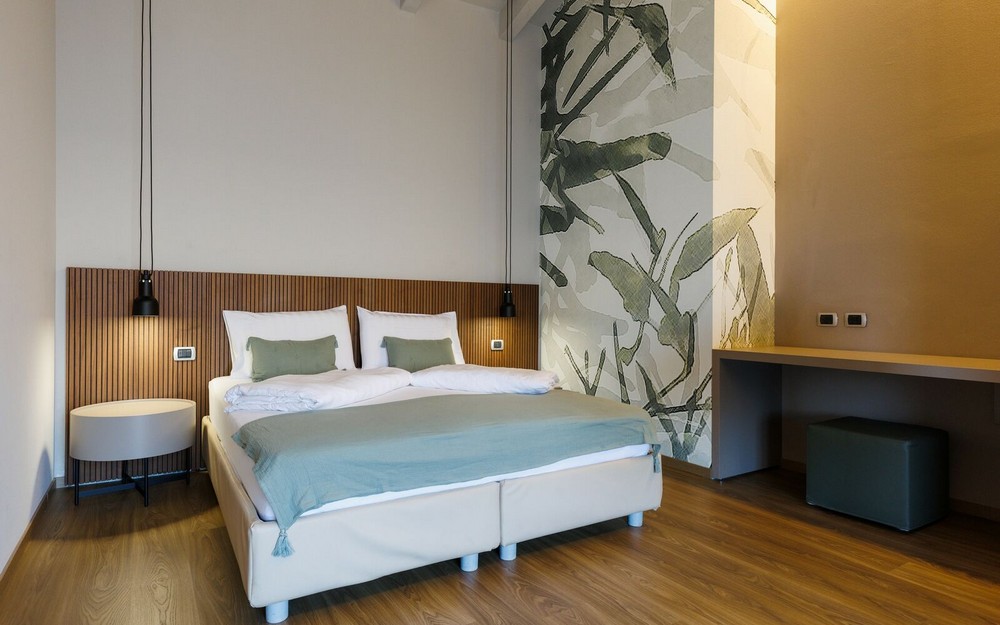 Camera Deluxe | Comfort contemporaneo con vista lago.