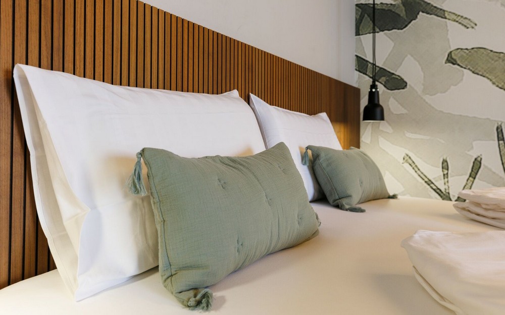Camera Deluxe | Comfort contemporaneo con vista lago.