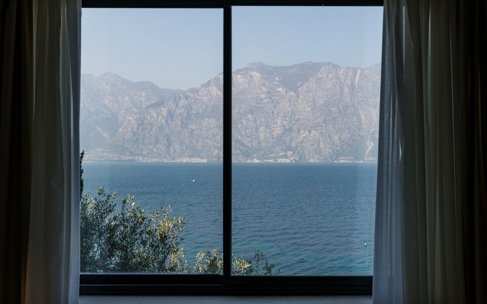 Camera Comfort | Essenziale, con il lago sempre davanti.